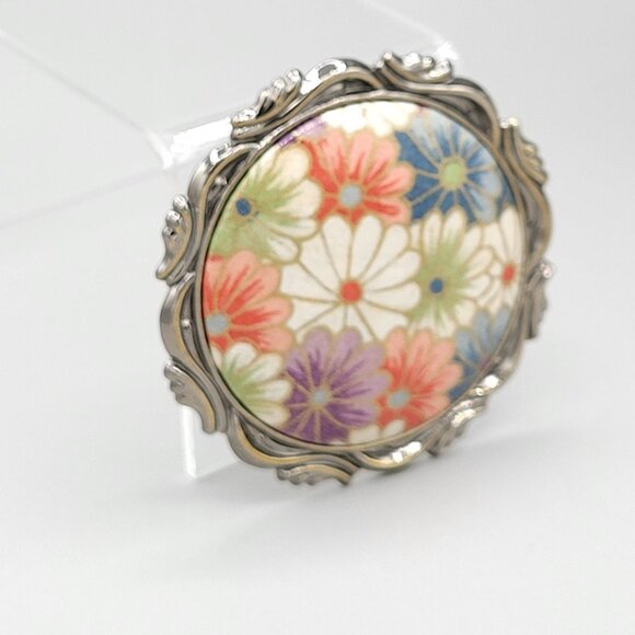 Hand Painted Floral Flower Round Brooch Lacquered Artist Signed Multicolor 2.25" - Picture 4 of 6